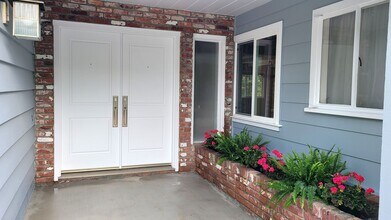 Building Photo - Epic REA - **4 Bedroom, 2.5 Bath - Ranch S...