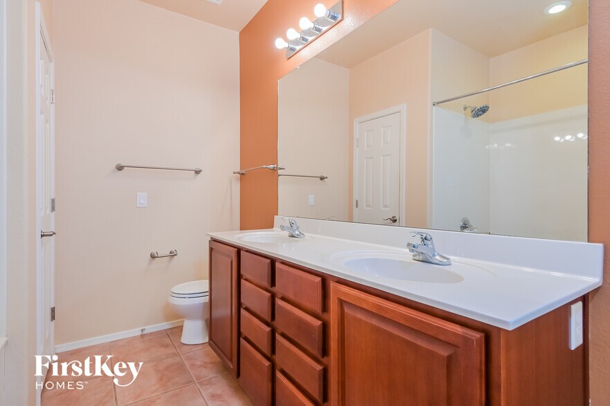 Building Photo - 2116 S Thunder Tanner Dr