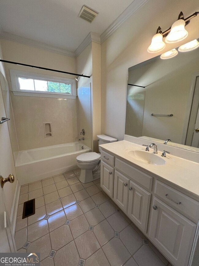 Building Photo - 678 Verney Dr