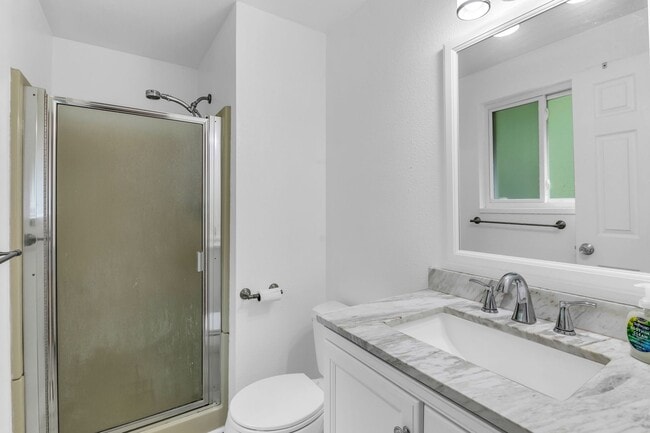 Building Photo - Three bedroom plus bonus room, and 2.5 bat...