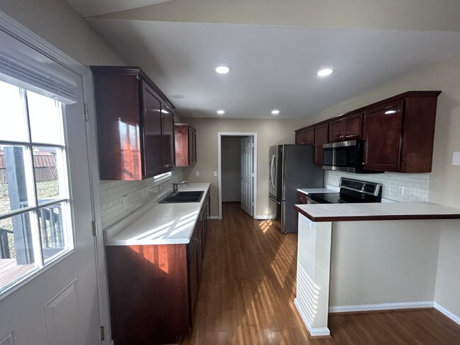 Building Photo - 3 BD 2BA Home with a Garage for Rent in Algood