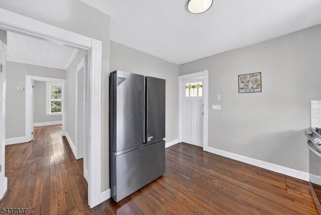 Building Photo - 86 Curie Ave