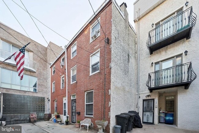 Building Photo - 760 S Sheridan St
