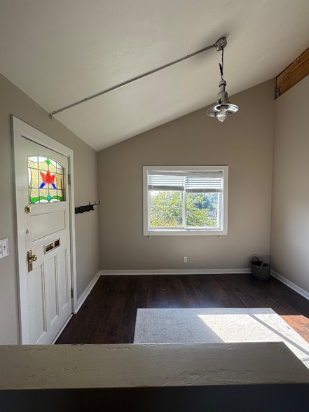 Building Photo - 1342 La Colina Dr