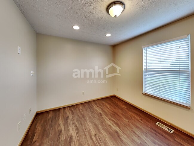 Building Photo - 1350 Randan Drive