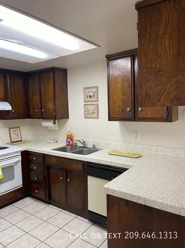 Building Photo - 2928 Whittier Ct