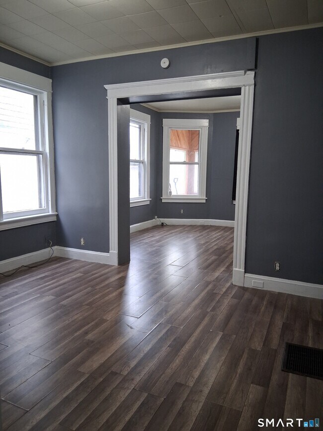 Building Photo - 146 Chestnut Ave