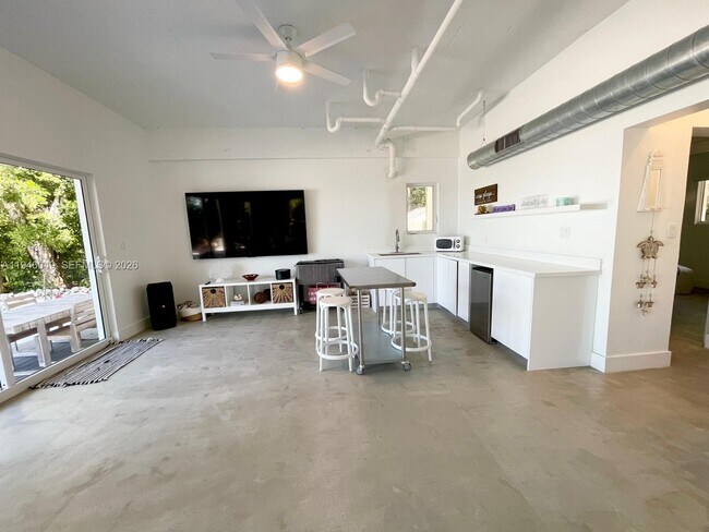 Building Photo - 96180 Overseas Hwy