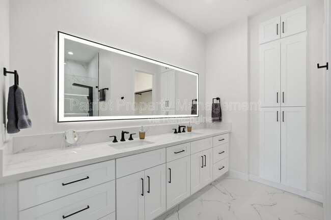 Building Photo - 8989 N Gainey Center Dr