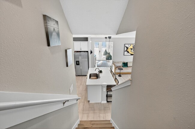 Building Photo - Fully Upgraded Home