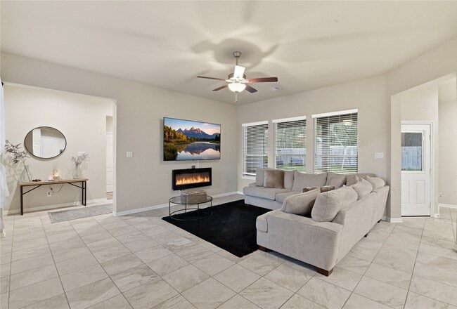 Building Photo - 6818 Aspen Peak Dr