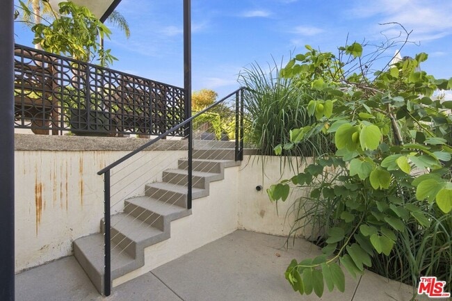 Building Photo - 936 Fortune Way