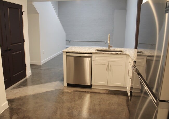 Building Photo - 408 Wellons St