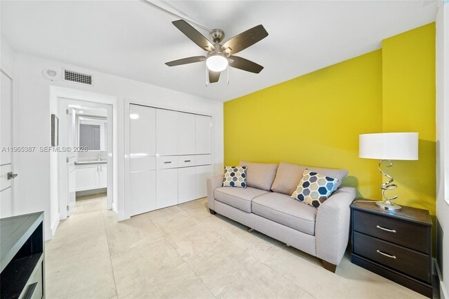 Building Photo - 2101 S Ocean Dr