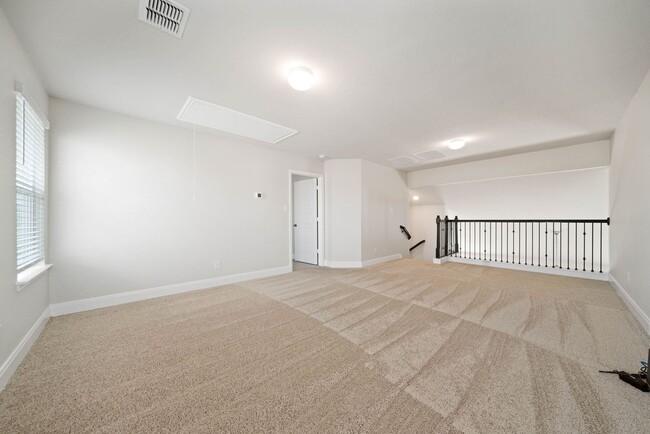 Building Photo - 4 Bedroom 3 Bathroom located in Copper Can...