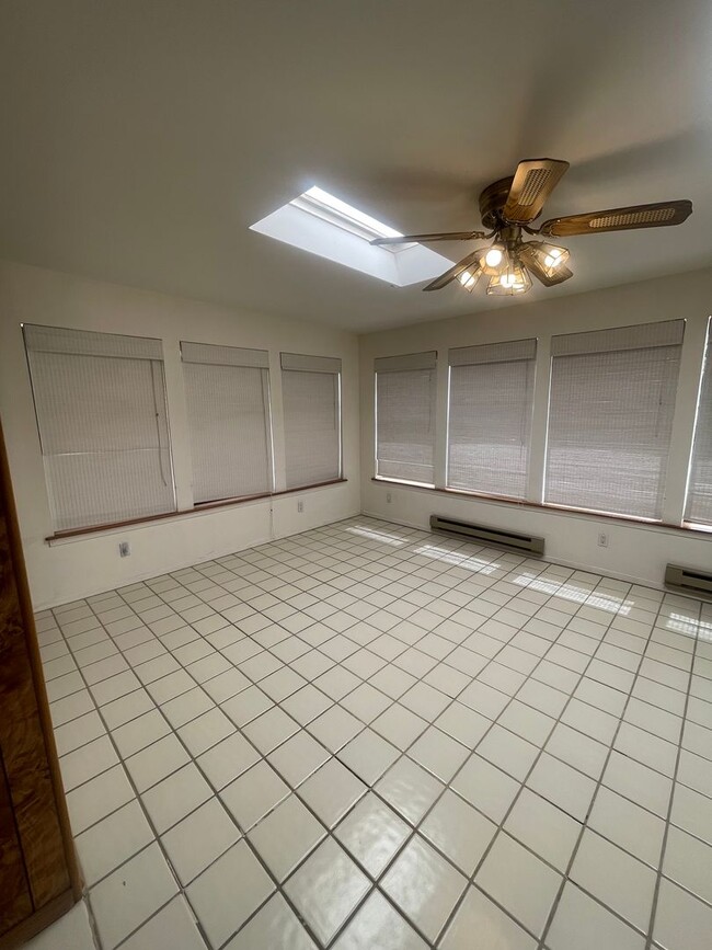 Building Photo - Charming 4 Bedroom/2 Bathroom House Near NMSU
