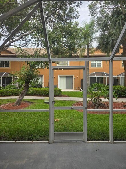 Building Photo - 1537 Barcelona Way