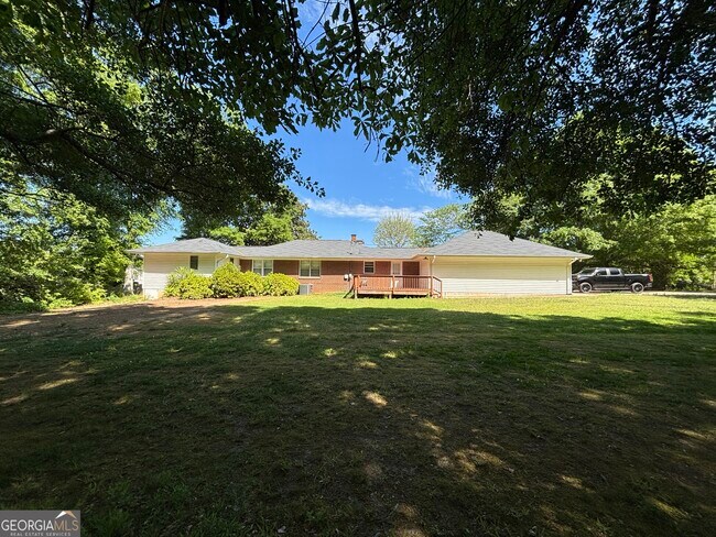 Building Photo - 546 Rockwell Church Rd NW
