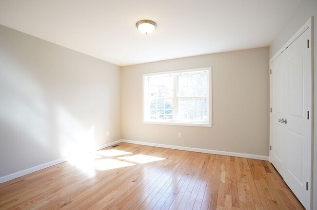 Building Photo - 18 Healey St