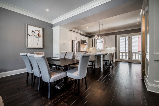 Building Photo - 118 W Starr Ave