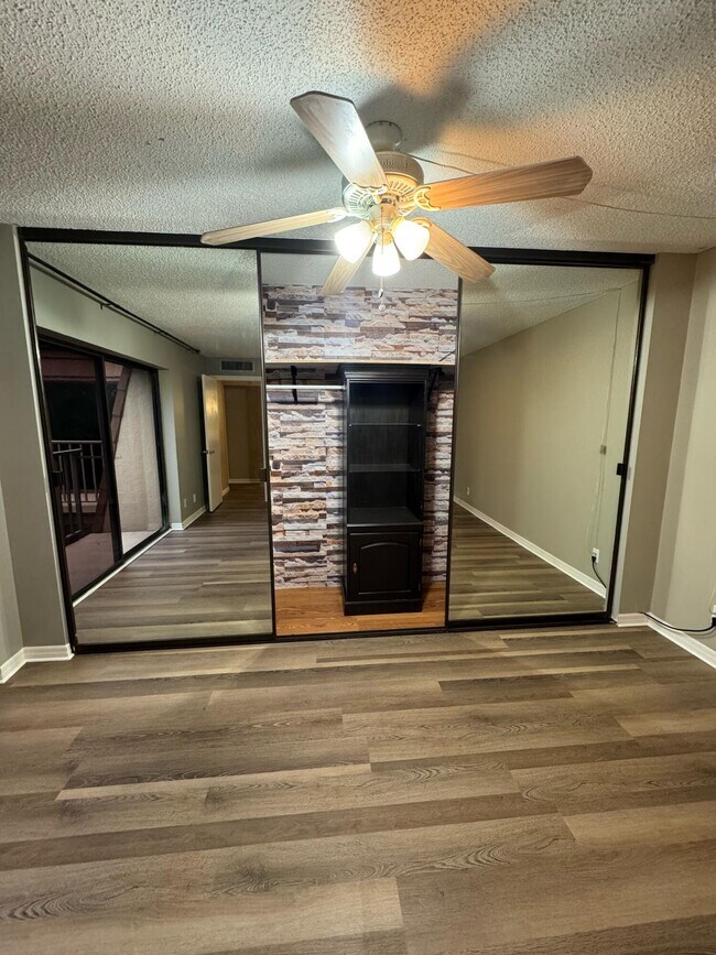 Building Photo - 1458 N Lawnwood Cir