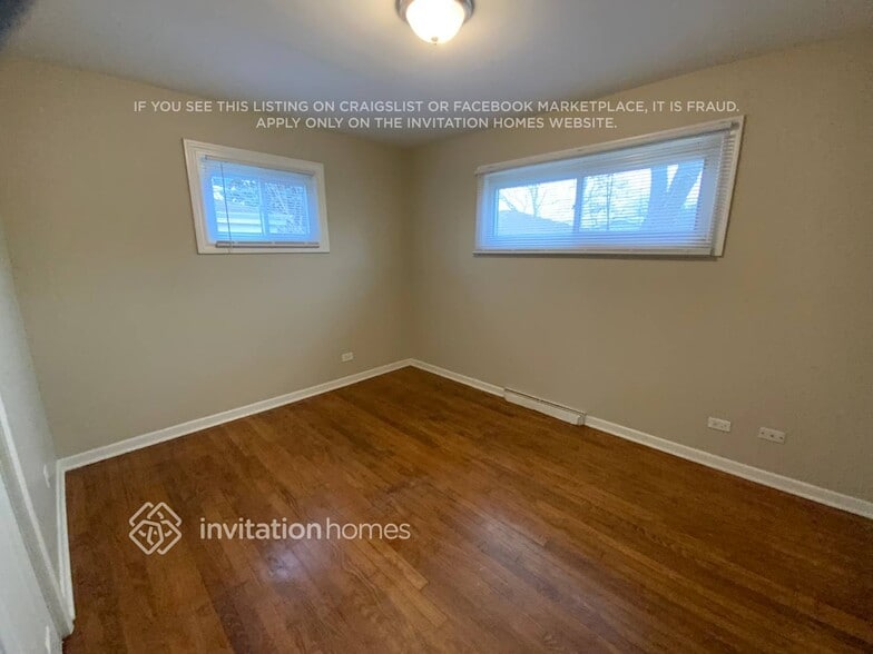 Building Photo - 368 N Biermann Ave