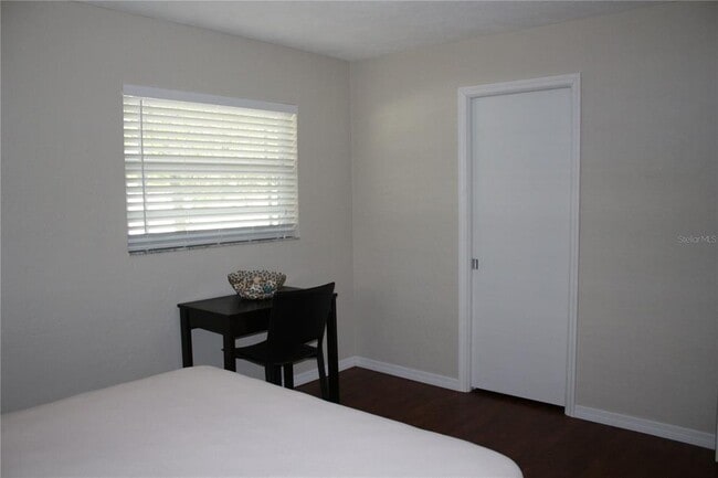 Building Photo - 3125 S Lockwood Ridge Rd