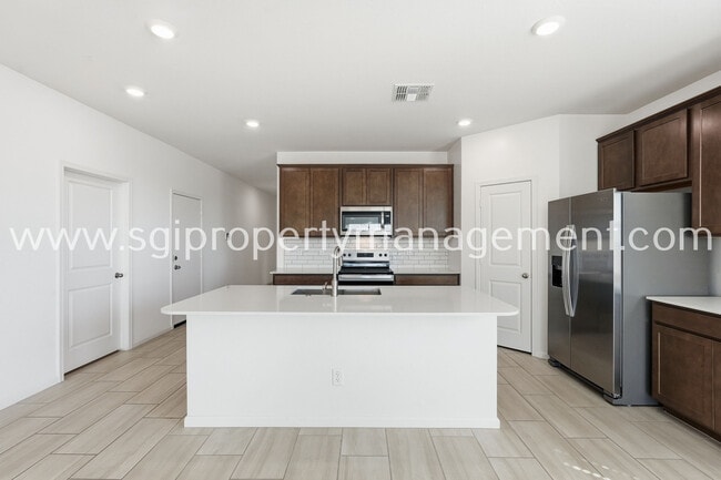 Building Photo - 25489 W Fraktur Rd