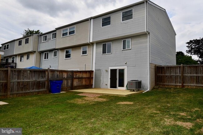 Building Photo - 1730 Heather Ln