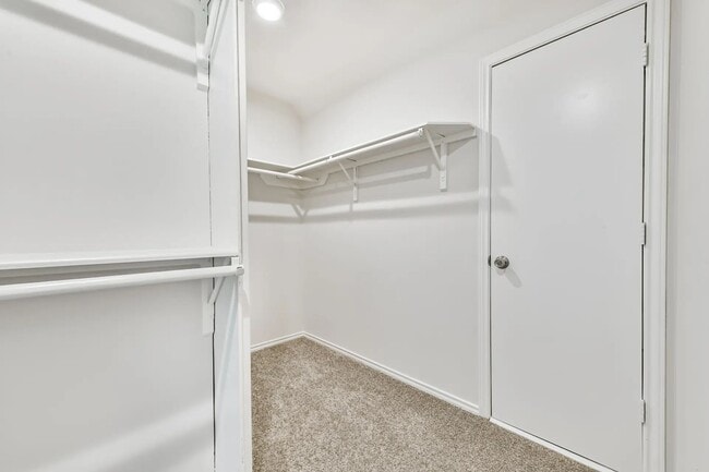 Building Photo - 106 Mango St