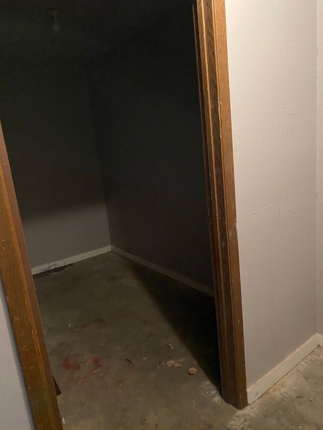 Building Photo - Beautiful, Spacious 3 bed Condo