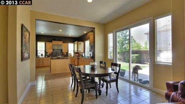Building Photo - Gorgeous Contemporary Home with Many Luxur...