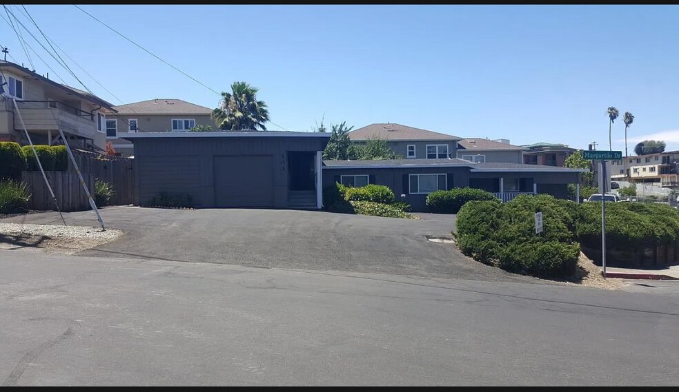 Building Photo - 103 Margarido Dr