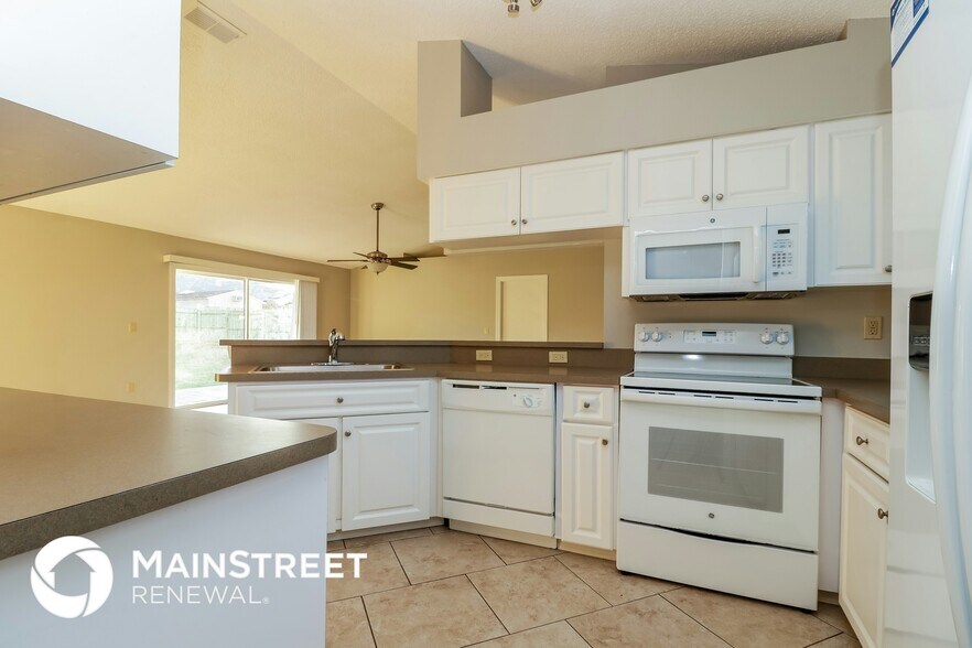 Building Photo - 8318 Colma St
