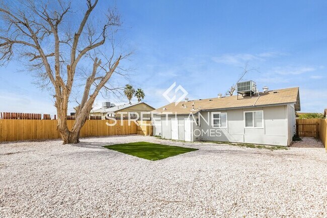 Building Photo - MEMORIAL DAY SPECIAL!! NOW OFFERING FIRST ...