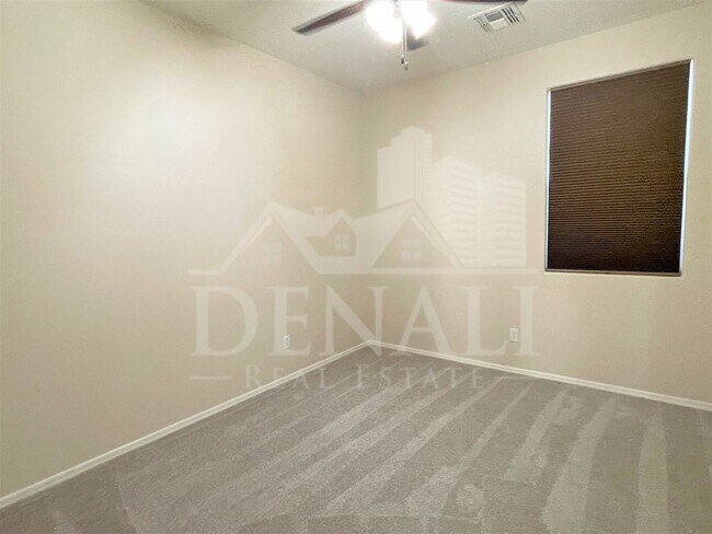 Building Photo - 30204 N 73rd Ave