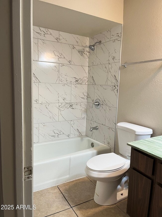 Building Photo - 6010 W Augusta Ave