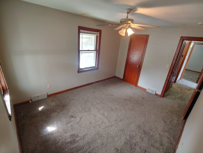 Building Photo - 2200 Oberlin Ave