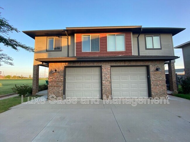 Building Photo - 6933 Mayberry Ln