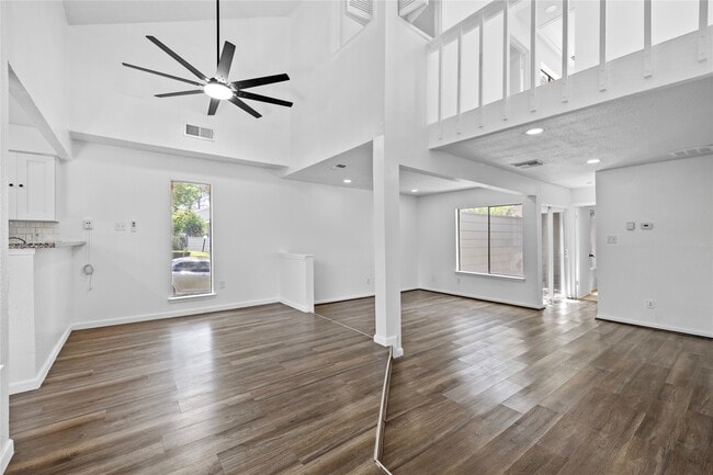 Building Photo - 13002 Greenway Chase Ct