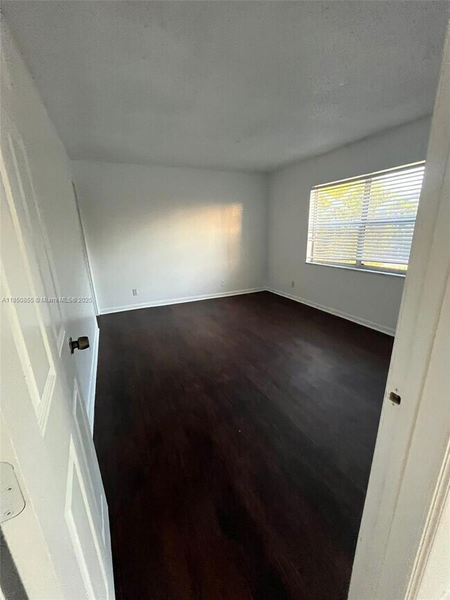 Building Photo - 6361 N Falls Cir Dr