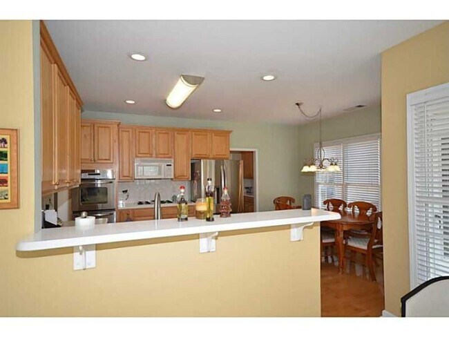 Building Photo - 2803 Stillwater Park Dr NE