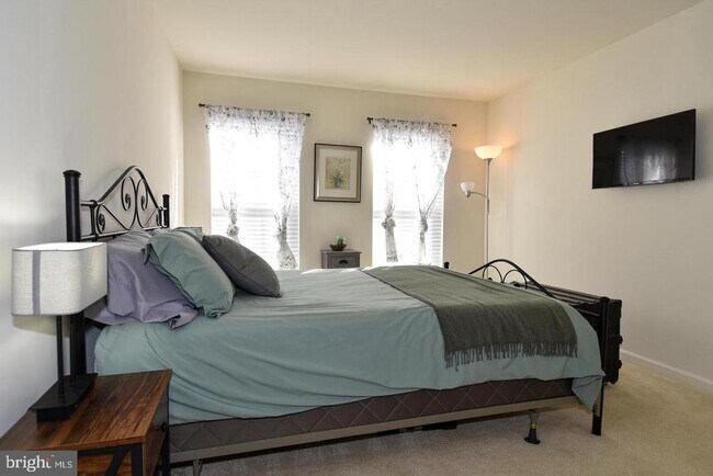 Building Photo - 45740 Winding Branch Terrace