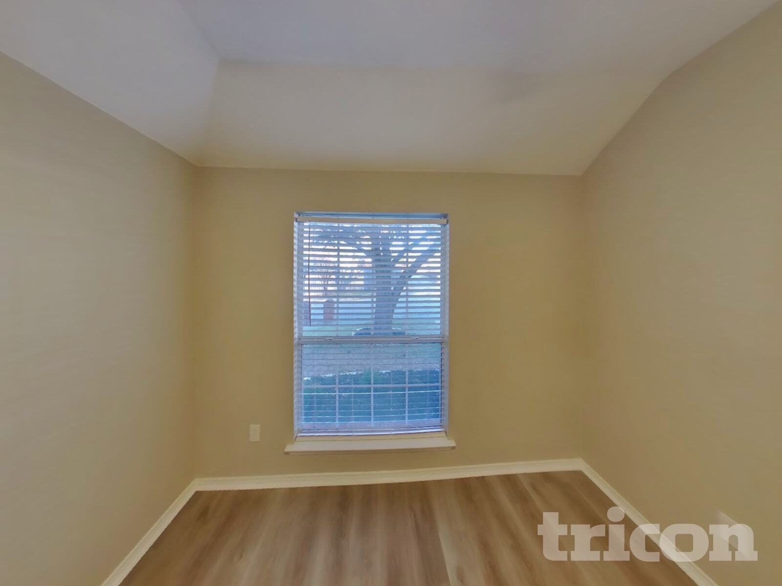 Building Photo - 2075 Crestlake Dr