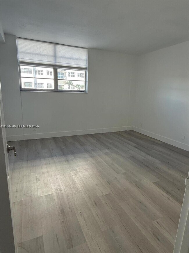 Building Photo - 3001 S Ocean Dr