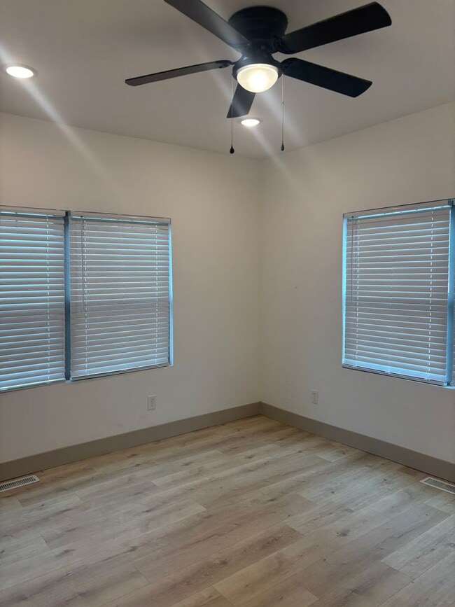 Building Photo - 308 W Worley St