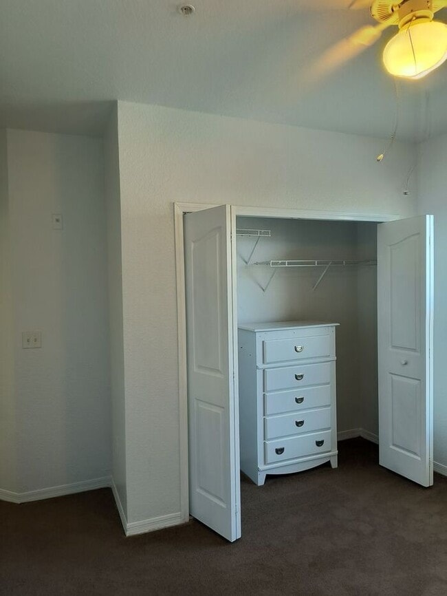 Building Photo - FREE RENT!!! Spacious condo in Gated Legacy Dunes