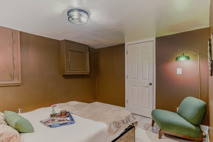 Building Photo - 4203 73rd Ave