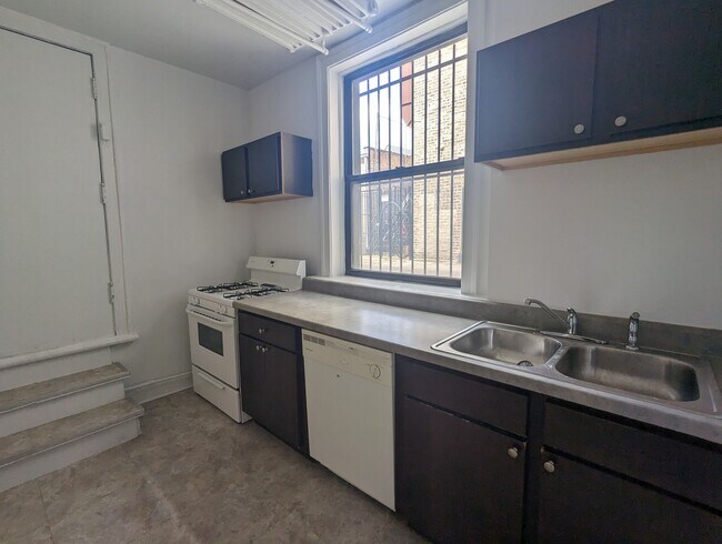 Building Photo - 2338 N Spaulding Ave