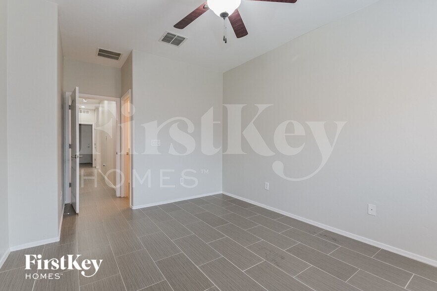 Building Photo - 11584 W Stone Hearth St